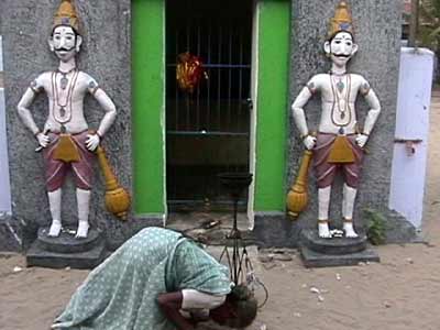 Scene at Kannaki Amman Kovil, Tambiluvil, on 2 July 2004.