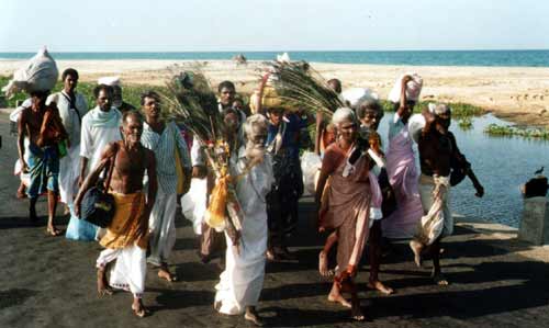 Pada Yatra pilgrims at Thambiluvil