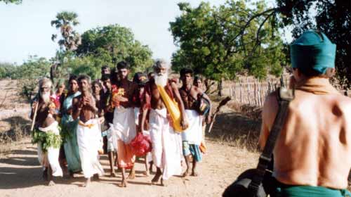  Vedar Kuttam sets out from Thoppur