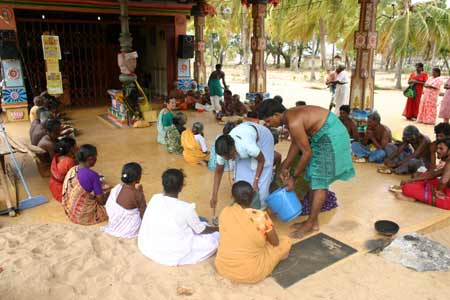 Annadanam at Tiruchendur Murugan Kovil, Kallady